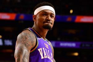 快进一下？记者：比尔愿意配合太阳买断 合同还剩2年超1.1亿